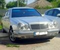 Серый Мерседес Е-Класс, объемом двигателя 2.8 л и пробегом 470 тыс. км за 3000 $, фото 1 на Automoto.ua