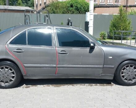 Серый Мерседес Е-Класс, объемом двигателя 2.9 л и пробегом 257 тыс. км за 2400 $, фото 2 на Automoto.ua