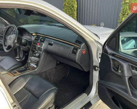 Серый Мерседес Е-Класс, объемом двигателя 2.8 л и пробегом 346 тыс. км за 4800 $, фото 28 на Automoto.ua