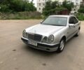Серый Мерседес Е-Класс, объемом двигателя 2 л и пробегом 250 тыс. км за 2999 $, фото 1 на Automoto.ua