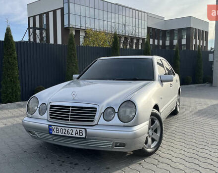 Серый Мерседес Е-Класс, объемом двигателя 2.8 л и пробегом 346 тыс. км за 4800 $, фото 7 на Automoto.ua