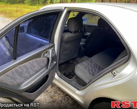 Серый Мерседес Е-Класс, объемом двигателя 2 л и пробегом 275 тыс. км за 3500 $, фото 9 на Automoto.ua
