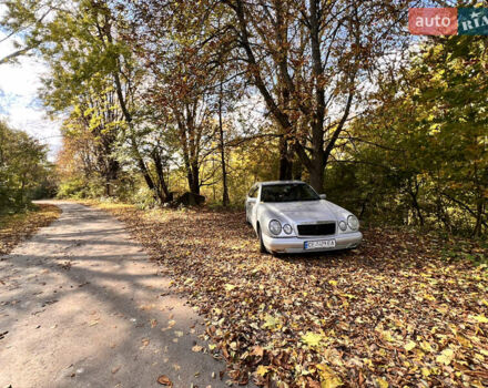 Мерседес Е-Класс 1997 в Яворове на Automoto.ua Серый Мерседес Е-Класс, объемом двигателя 2.2 л и пробегом 370 тыс. км за 2800 $, фото 9 на Automoto.ua