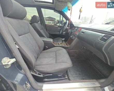 Сірий Мерседес Е-Клас, об'ємом двигуна 2 л та пробігом 245 тис. км за 3750 $, фото 32 на Automoto.ua