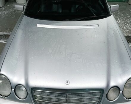 Серый Мерседес Е-Класс, объемом двигателя 2.2 л и пробегом 340 тыс. км за 2550 $, фото 6 на Automoto.ua