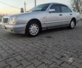 Сірий Мерседес Е-Клас, об'ємом двигуна 2.2 л та пробігом 400 тис. км за 4650 $, фото 8 на Automoto.ua