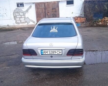 Серый Мерседес Е-Класс, объемом двигателя 4.2 л и пробегом 300 тыс. км за 4000 $, фото 3 на Automoto.ua