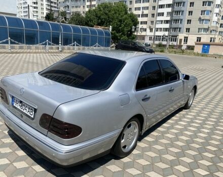 Серый Мерседес Е-Класс, объемом двигателя 2.4 л и пробегом 298 тыс. км за 1999 $, фото 5 на Automoto.ua