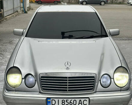 Сірий Мерседес Е-Клас, об'ємом двигуна 2 л та пробігом 360 тис. км за 2500 $, фото 1 на Automoto.ua