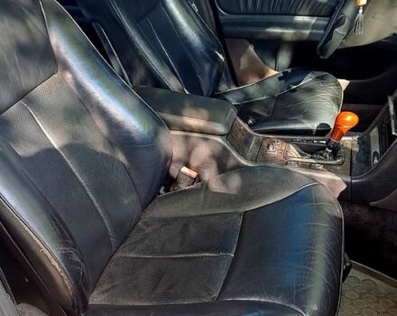 Мерседес Е-Клас 1997 у Сумах на Automoto.ua Сірий Мерседес Е-Клас, об'ємом двигуна 2 л та пробігом 290 тис. км за 2400 $, фото 2 на Automoto.ua