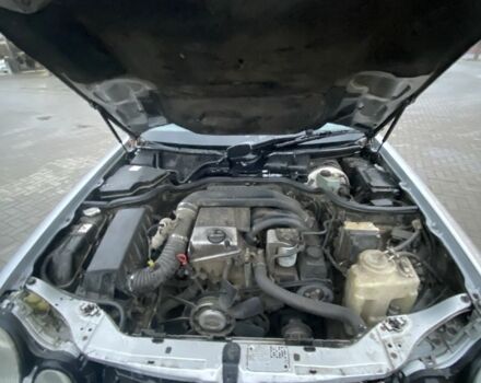 Сірий Мерседес Е-Клас, об'ємом двигуна 2.2 л та пробігом 1000 тис. км за 2700 $, фото 12 на Automoto.ua