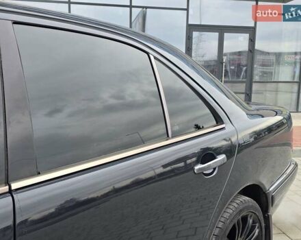 Сірий Мерседес Е-Клас, об'ємом двигуна 2 л та пробігом 245 тис. км за 3750 $, фото 14 на Automoto.ua