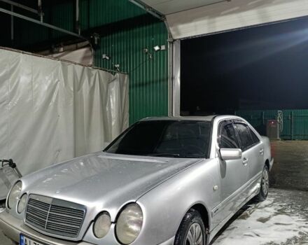 Серый Мерседес Е-Класс, объемом двигателя 2.2 л и пробегом 340 тыс. км за 2550 $, фото 1 на Automoto.ua