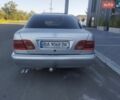 Серый Мерседес Е-Класс, объемом двигателя 2.9 л и пробегом 570 тыс. км за 2600 $, фото 3 на Automoto.ua