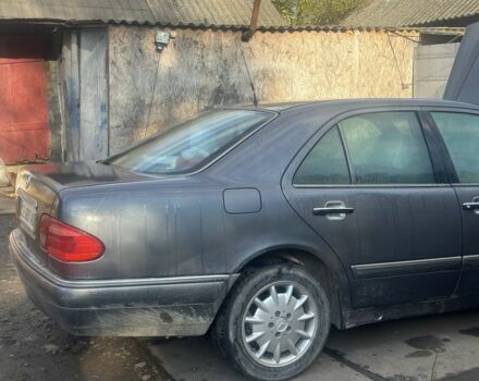 Серый Мерседес Е-Класс, объемом двигателя 2 л и пробегом 3 тыс. км за 2500 $, фото 7 на Automoto.ua