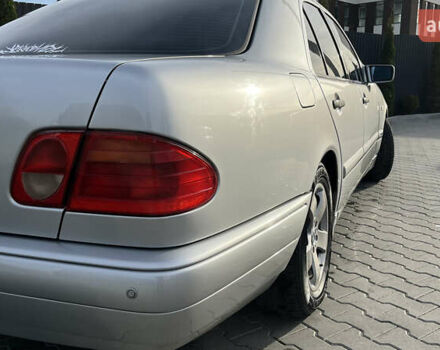 Серый Мерседес Е-Класс, объемом двигателя 2.8 л и пробегом 346 тыс. км за 4800 $, фото 12 на Automoto.ua