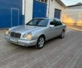 Серый Мерседес Е-Класс, объемом двигателя 2.5 л и пробегом 320 тыс. км за 3999 $, фото 1 на Automoto.ua