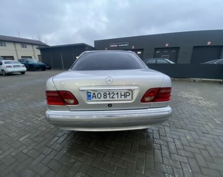 Сірий Мерседес Е-Клас, об'ємом двигуна 2.2 л та пробігом 1000 тис. км за 2700 $, фото 3 на Automoto.ua