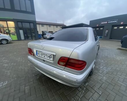 Сірий Мерседес Е-Клас, об'ємом двигуна 2.2 л та пробігом 1000 тис. км за 2700 $, фото 2 на Automoto.ua