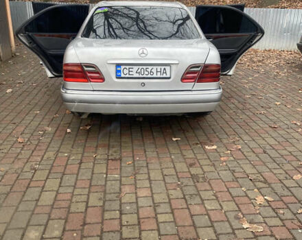 Серый Мерседес Е-Класс, объемом двигателя 2.3 л и пробегом 334 тыс. км за 3000 $, фото 3 на Automoto.ua