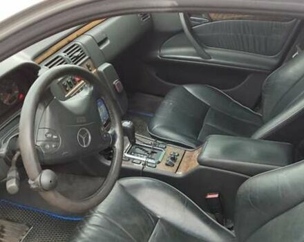 Мерседес Е-Класс 1997 в Кривом Роге на Automoto.ua Серый Мерседес Е-Класс, объемом двигателя 3 л и пробегом 247 тыс. км за 6800 $, фото 3 на Automoto.ua