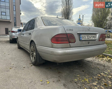 Серый Мерседес Е-Класс, объемом двигателя 2.8 л и пробегом 350 тыс. км за 1700 $, фото 10 на Automoto.ua