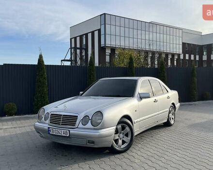 Серый Мерседес Е-Класс, объемом двигателя 2.8 л и пробегом 346 тыс. км за 4800 $, фото 1 на Automoto.ua