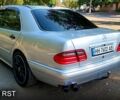 Сірий Мерседес Е-Клас, об'ємом двигуна 2.8 л та пробігом 300 тис. км за 5000 $, фото 2 на Automoto.ua