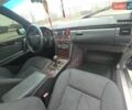 Сірий Мерседес Е-Клас, об'ємом двигуна 2 л та пробігом 245 тис. км за 3750 $, фото 34 на Automoto.ua