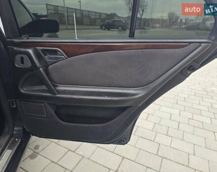 Сірий Мерседес Е-Клас, об'ємом двигуна 2 л та пробігом 245 тис. км за 3750 $, фото 37 на Automoto.ua