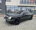 Сірий Мерседес Е-Клас, об'ємом двигуна 2 л та пробігом 245 тис. км за 3750 $, фото 65 на Automoto.ua