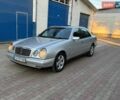Серый Мерседес Е-Класс, объемом двигателя 2.5 л и пробегом 300 тыс. км за 3999 $, фото 1 на Automoto.ua
