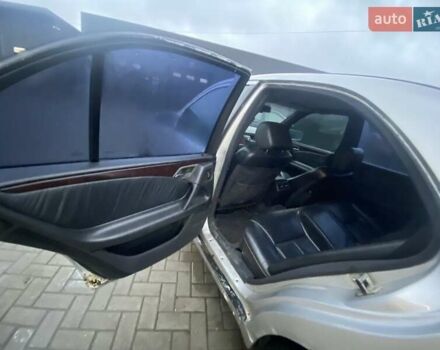 Серый Мерседес Е-Класс, объемом двигателя 2.2 л и пробегом 1000 тыс. км за 2700 $, фото 6 на Automoto.ua