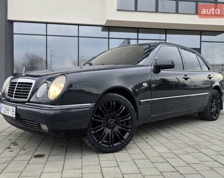 Сірий Мерседес Е-Клас, об'ємом двигуна 2 л та пробігом 245 тис. км за 3750 $, фото 56 на Automoto.ua