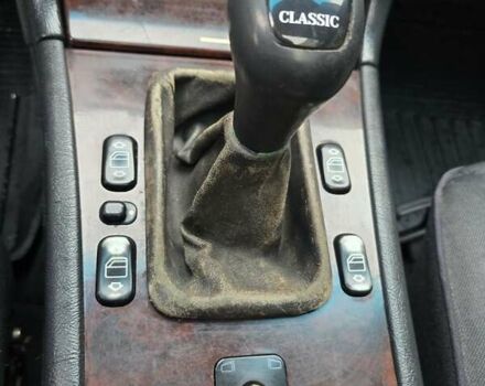 Сірий Мерседес Е-Клас, об'ємом двигуна 2 л та пробігом 245 тис. км за 3750 $, фото 54 на Automoto.ua