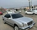 Серый Мерседес Е-Класс, объемом двигателя 2.16 л и пробегом 400 тыс. км за 3700 $, фото 1 на Automoto.ua