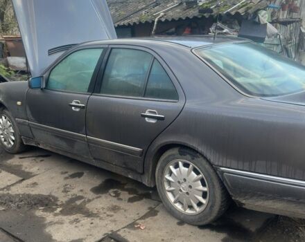 Серый Мерседес Е-Класс, объемом двигателя 2 л и пробегом 3 тыс. км за 2500 $, фото 1 на Automoto.ua