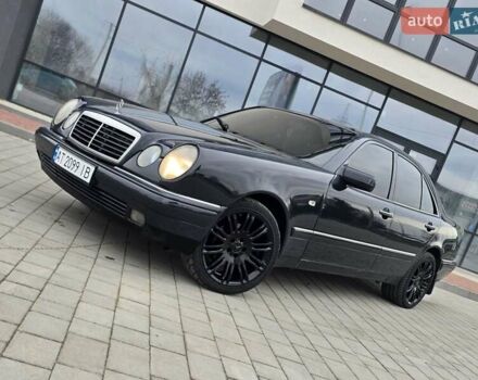 Сірий Мерседес Е-Клас, об'ємом двигуна 2 л та пробігом 245 тис. км за 3750 $, фото 4 на Automoto.ua