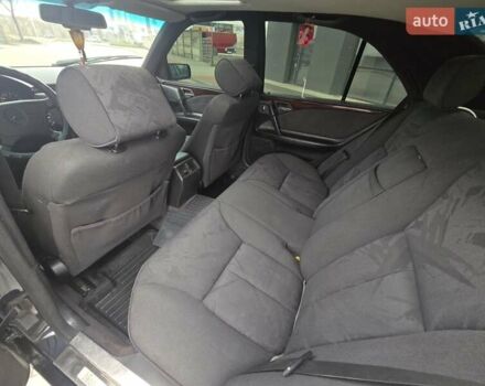 Сірий Мерседес Е-Клас, об'ємом двигуна 2 л та пробігом 245 тис. км за 3750 $, фото 44 на Automoto.ua