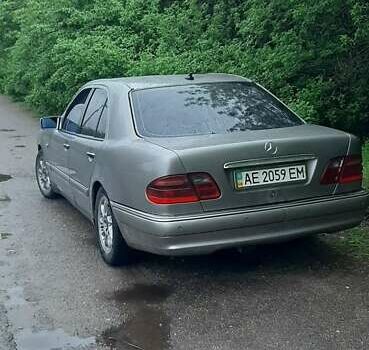 Сірий Мерседес Е-Клас, об'ємом двигуна 2.8 л та пробігом 520 тис. км за 2600 $, фото 10 на Automoto.ua