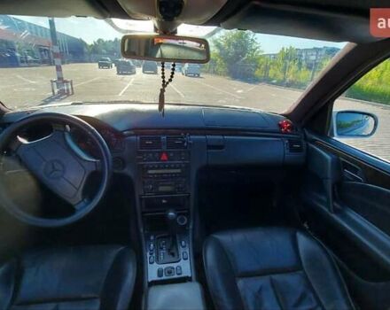 Сірий Мерседес Е-Клас, об'ємом двигуна 2.8 л та пробігом 350 тис. км за 2499 $, фото 6 на Automoto.ua