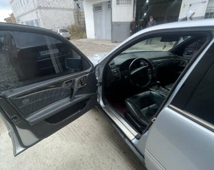 Серый Мерседес Е-Класс, объемом двигателя 3.2 л и пробегом 380 тыс. км за 2750 $, фото 26 на Automoto.ua