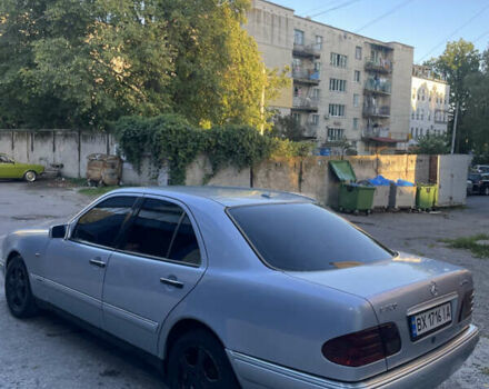 Серый Мерседес Е-Класс, объемом двигателя 3.2 л и пробегом 375 тыс. км за 2700 $, фото 7 на Automoto.ua