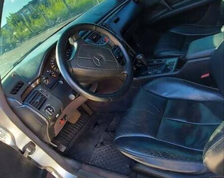 Сірий Мерседес Е-Клас, об'ємом двигуна 2.8 л та пробігом 350 тис. км за 2499 $, фото 1 на Automoto.ua