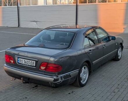 Серый Мерседес Е-Класс, объемом двигателя 2.8 л и пробегом 456 тыс. км за 2799 $, фото 20 на Automoto.ua