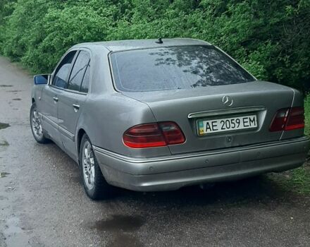 Сірий Мерседес Е-Клас, об'ємом двигуна 2.8 л та пробігом 520 тис. км за 2600 $, фото 11 на Automoto.ua