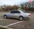 Серый Мерседес Е-Класс, объемом двигателя 3 л и пробегом 300 тыс. км за 5000 $, фото 1 на Automoto.ua