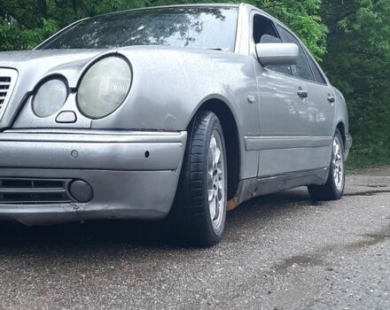 Сірий Мерседес Е-Клас, об'ємом двигуна 2.8 л та пробігом 520 тис. км за 2600 $, фото 7 на Automoto.ua