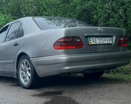 Сірий Мерседес Е-Клас, об'ємом двигуна 2.8 л та пробігом 520 тис. км за 2600 $, фото 10 на Automoto.ua