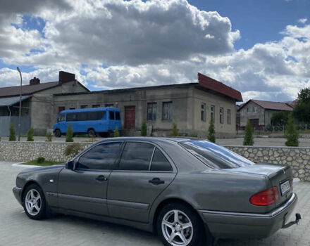 Сірий Мерседес Е-Клас, об'ємом двигуна 2.15 л та пробігом 376 тис. км за 3700 $, фото 4 на Automoto.ua